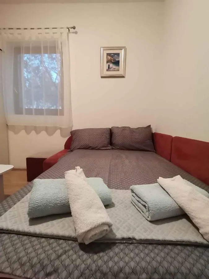 Apartment In Mali Vareski/Istrien 8693